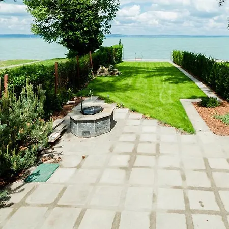 Part Apartman Siofok - A - Privat Vizparttal Exterior photo