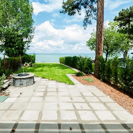 Part Apartman Siofok - A - Privat Vizparttal Exterior photo