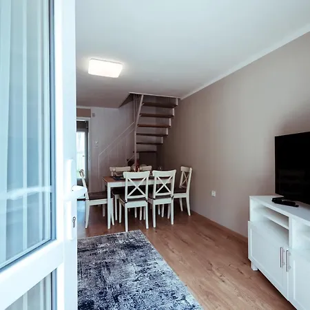 Part Apartman Siofok - A - Privat Vizparttal Exterior photo